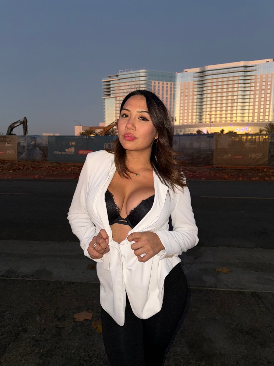 Take a pause and enjoy Ali Cruz — streaming from Genoa