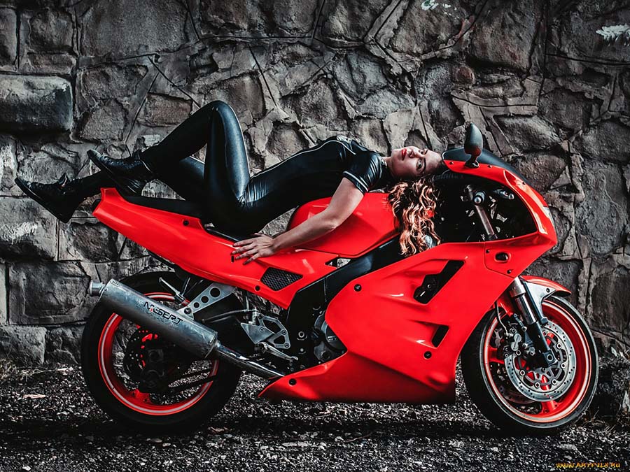 Beautiful girl Beautiful girls and motorcycles in Genoa