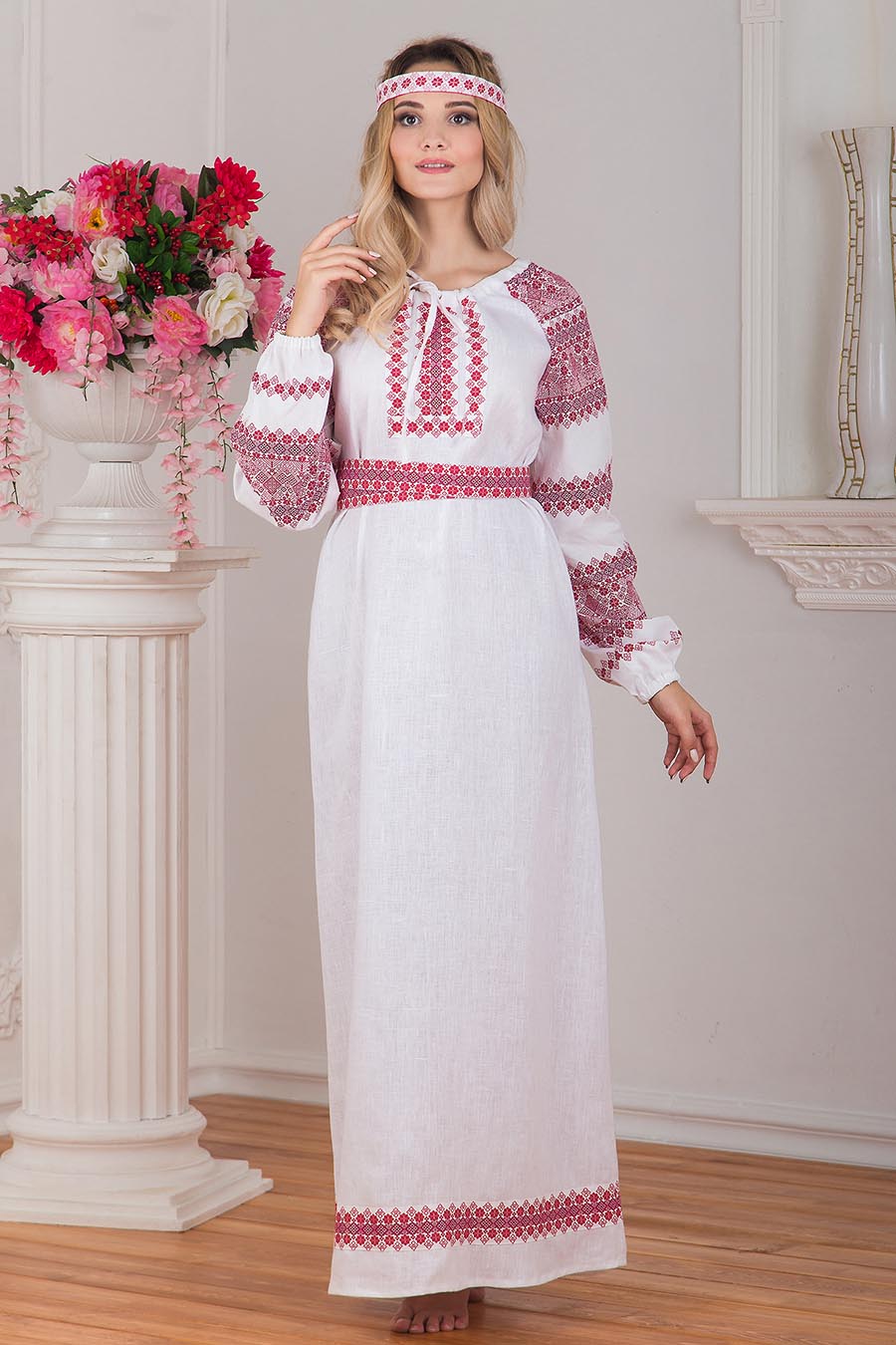 Women in Slavic costumes in Genoa