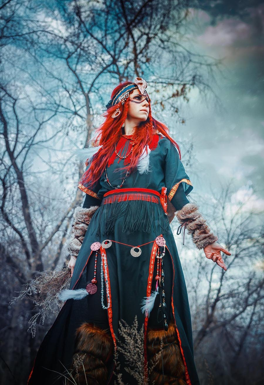 Girls in Slavic costumes underwear in Genoa