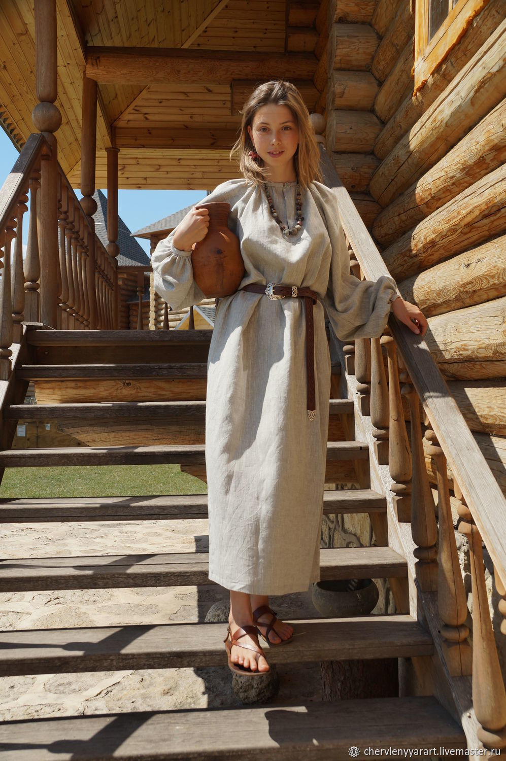 Girls in Slavic costumes in Genoa