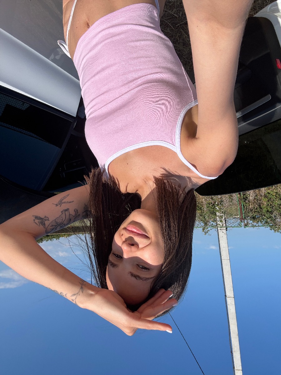 Sexy model Tina in Genoa